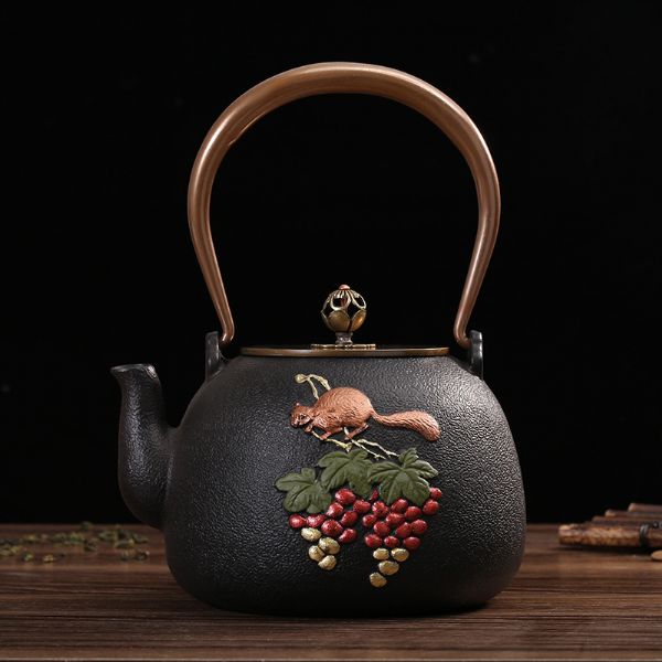 松鼠葡萄（彩绘）